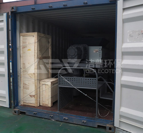 智能化城市生活垃圾破碎機發貨現場