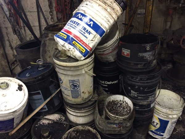 大型工業廢料粉碎機,大型工業垃圾處理設備廠家