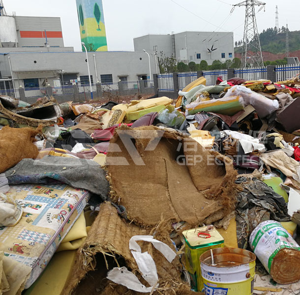 廢舊床墊沙發(fā)