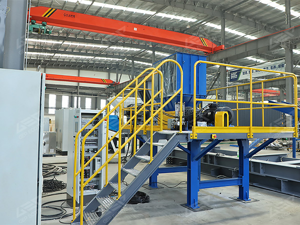 時產5噸的雙軸剪切式破碎機