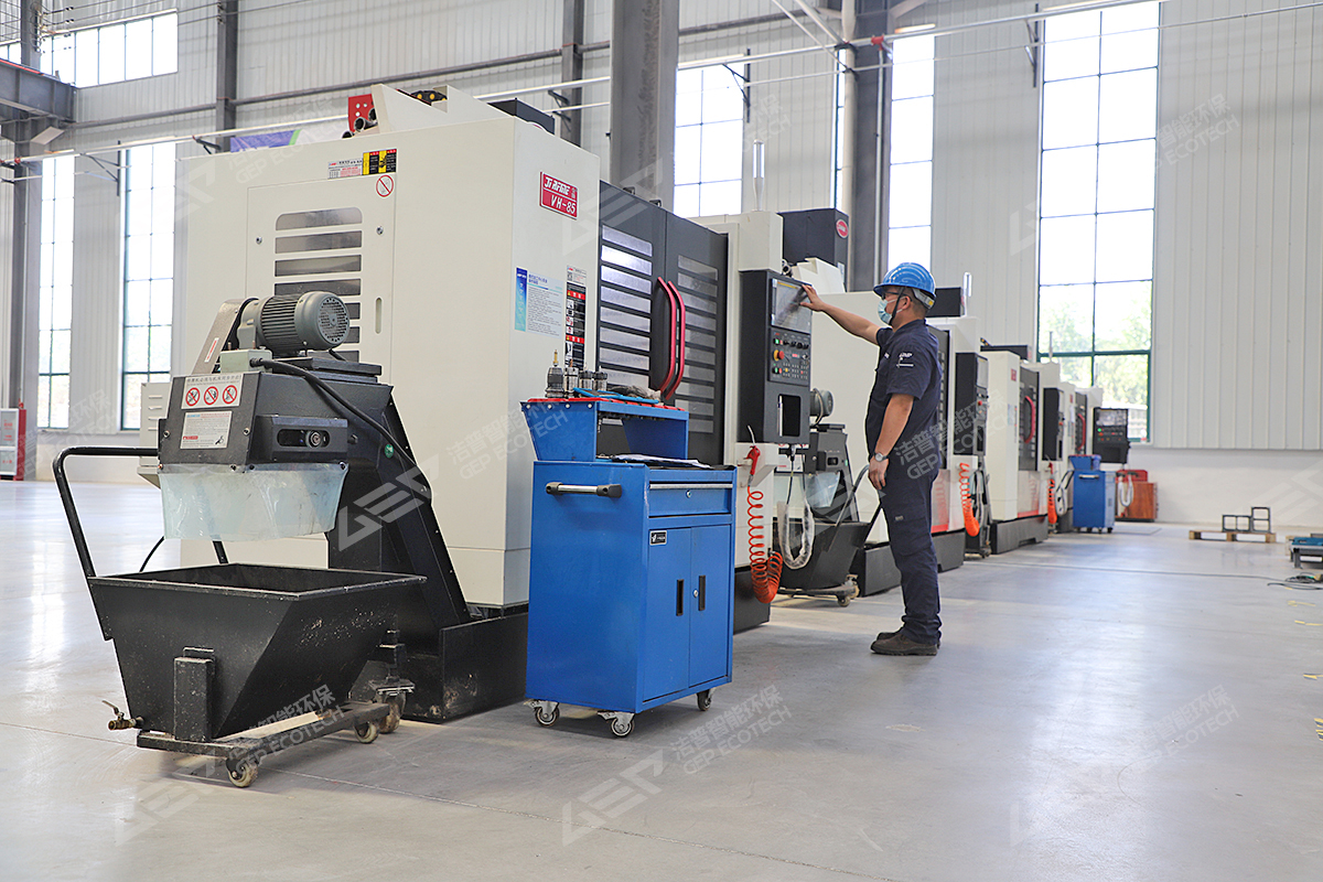 撕碎機廠家車間